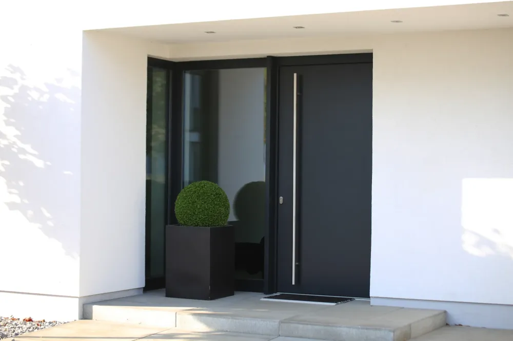 Porte d'entrée près de Ibos
